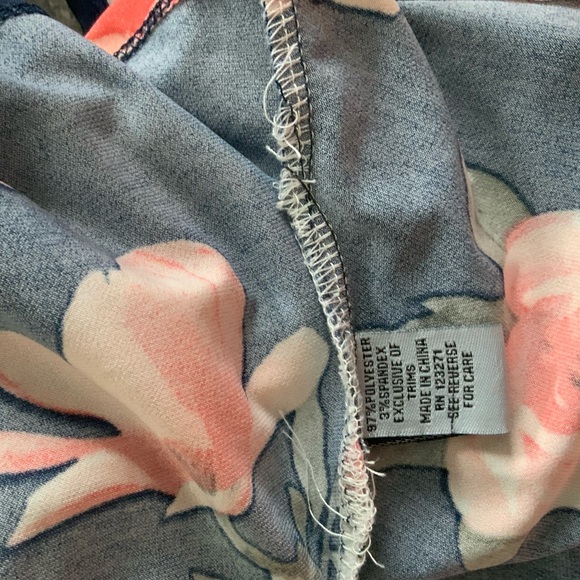 V Neck Short Sleeve Wrap Dress - Picture 8 of 9